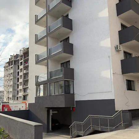 Near By Hockey Arena Apartament Bukareszt