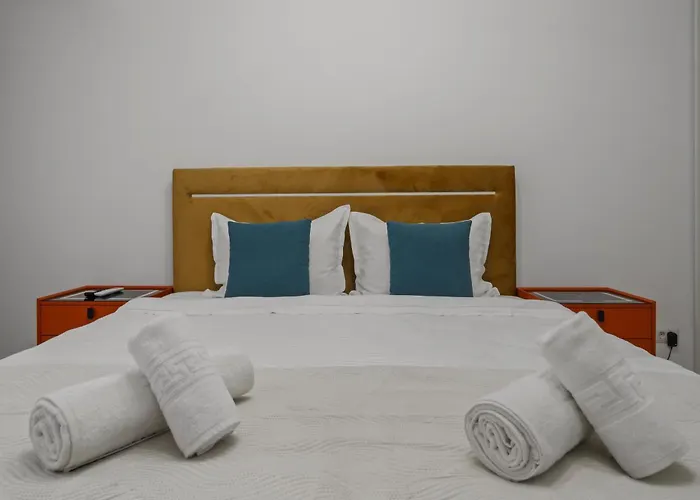 Near By Hockey Arena Apartament *