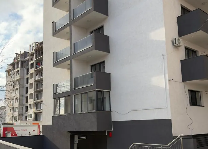 Near By Hockey Arena Apartment Bukarest